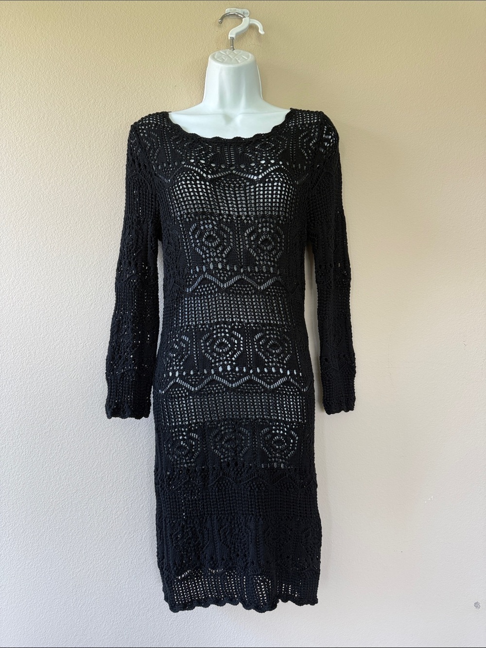 BCBGeneration Black Crochet Knit Long Sleeve Dress Size Medium Swim Cover Up